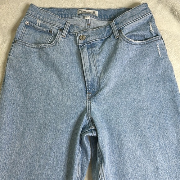 Abercrombie & Fitch Curve Love Ultra High Rise ‘90s Straight Jean Size 30 - Picture 3 of 11